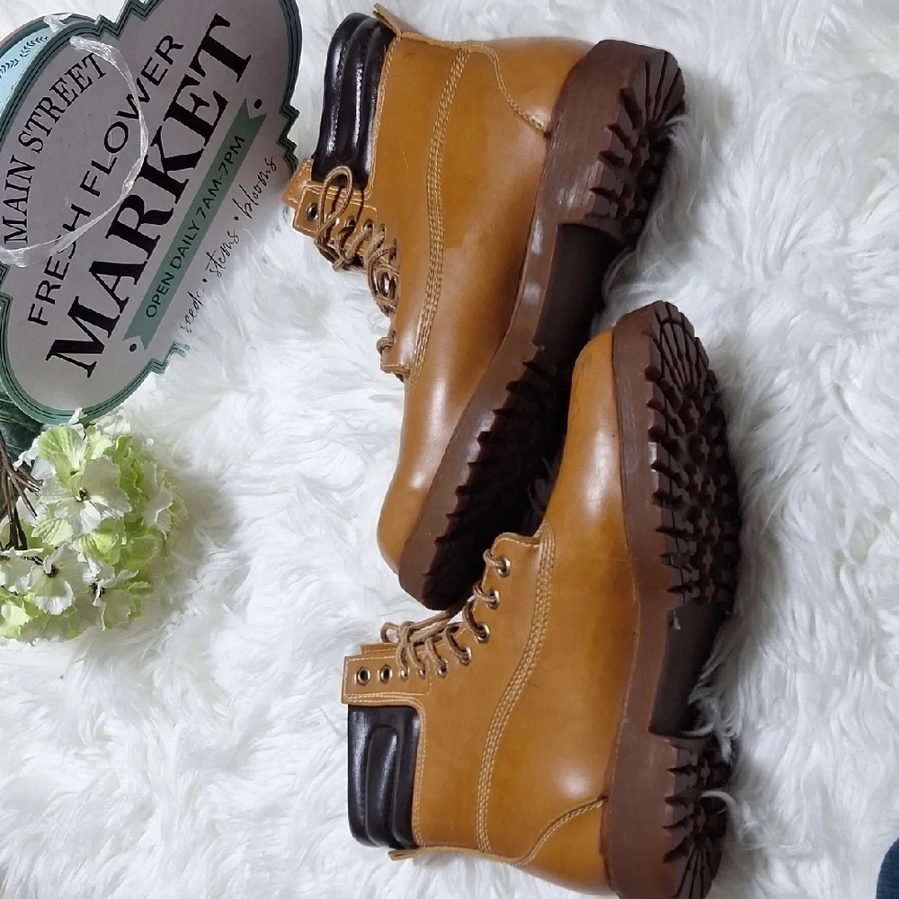 Stylish Tan Insulated Men's Boots